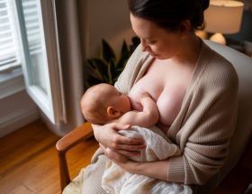 « Allaitement et canicule : conseils pour nourrir bébé en toute sérénité »