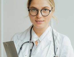 Gagner du temps au quotidien grâce à un logiciel infirmier adapté